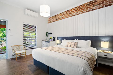Surfaris Retreat - Accommodation Redcliffe 2