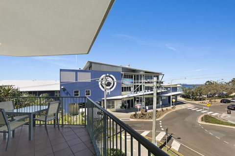 Surfcomber On The Beach - Accommodation Redcliffe 3