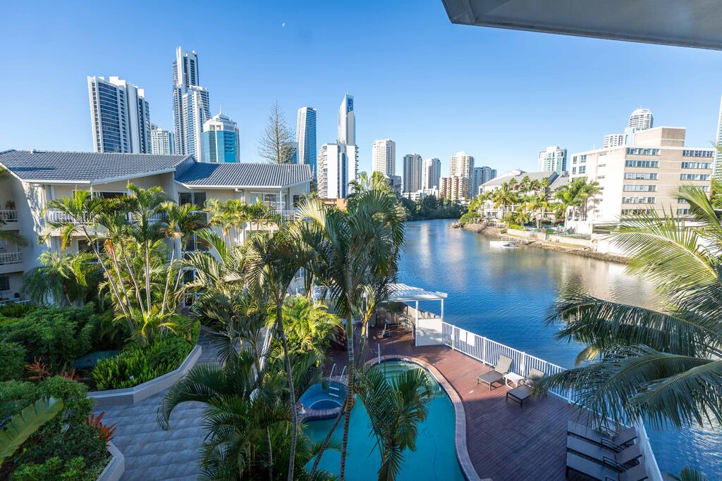 Surfers Paradise QLD Accommodation Redcliffe