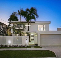 Surfers Paradise Holiday Home Almalfi Drive - Accommodation Redcliffe