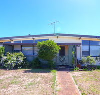 Surfs Up - Accommodation Redcliffe
