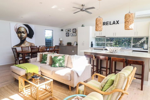 Surfside - Accommodation Redcliffe 3