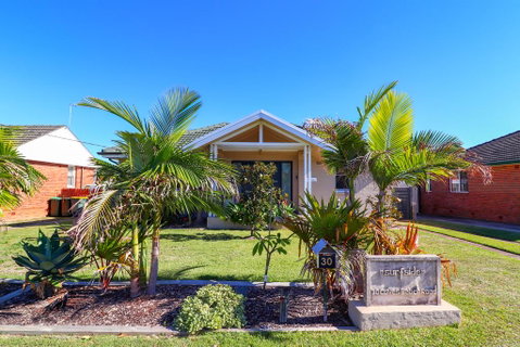 Surfside - Accommodation Redcliffe 0