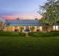 Sutton Downs - renovated country home on 100 acres - Accommodation Redcliffe
