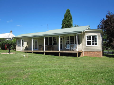 Sutton Forest Cottage - Accommodation Redcliffe 3