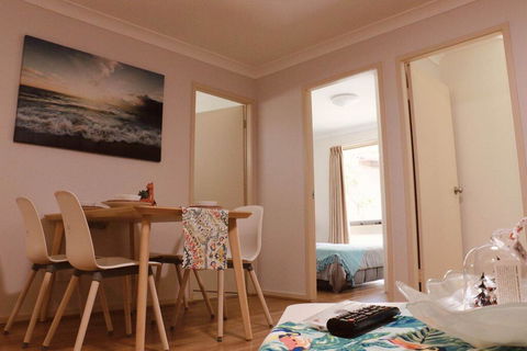 Sweet Dreams House & Big Garden & Near Station - Accommodation Redcliffe 1
