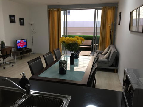Sydney CBD Family Home - Accommodation Redcliffe 3