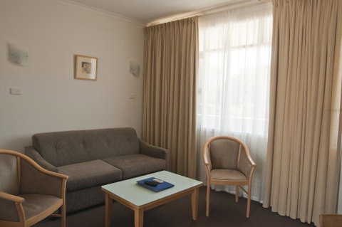 Taft Motor Inn - Accommodation Redcliffe 2