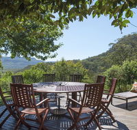 Taliesin - Beautiful 4 bedroom home with amazing views - Accommodation Redcliffe
