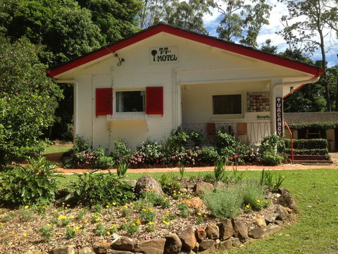 Tall Trees Motel Mountain Retreat - Accommodation Redcliffe 3