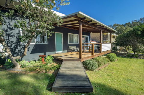 Tallowood Beachfront Cottage - Accommodation Redcliffe 0