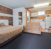 Tally Ho Motor Inn - Accommodation Redcliffe