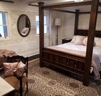 Tanilba House - Accommodation Redcliffe