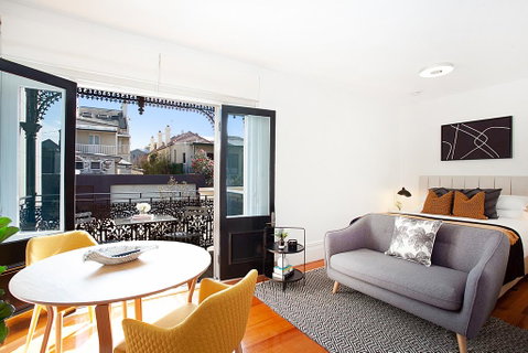 Tasteful Modern Studio 2.3Km From City Centre - Accommodation Redcliffe 0