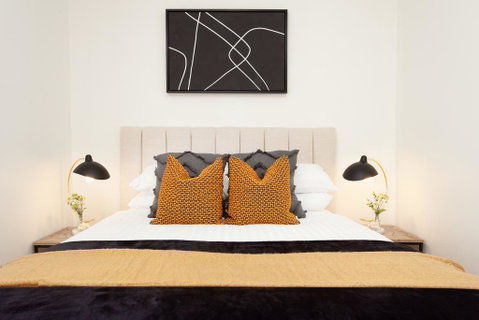 Tasteful Modern Studio 2.3Km From City Centre - Accommodation Redcliffe 1