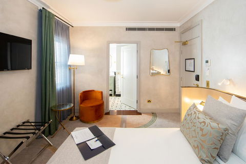 Tattersalls Hotel - Accommodation Redcliffe 1