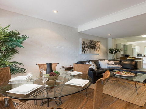 Tehidy Townhouse - Accommodation Redcliffe 3