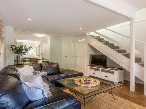 Tehidy Townhouse - Accommodation Redcliffe 1