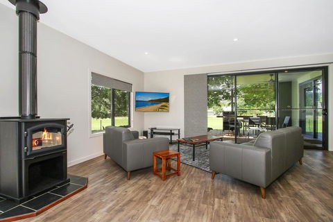 Telluride - Accommodation Redcliffe 2