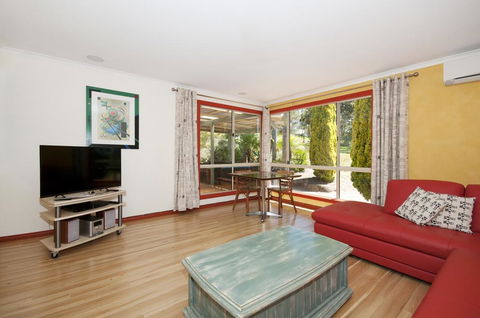 Tennessee Hill Cottage - Accommodation Redcliffe 3