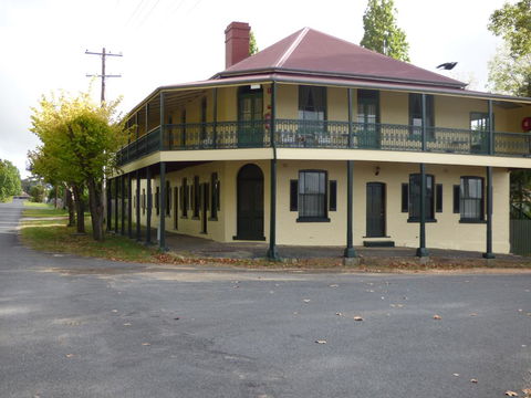 Tenterfield Lodge - Accommodation Redcliffe 1