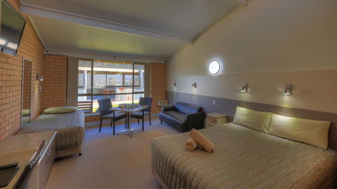 Tenterfield Motor Inn - Accommodation Redcliffe 2