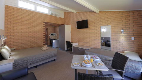 Tenterfield Motor Inn - Accommodation Redcliffe 3