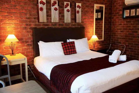 The Admiral Motor Inn - Accommodation Redcliffe 1