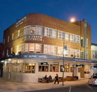 The Alpine Hotel - Accommodation Redcliffe
