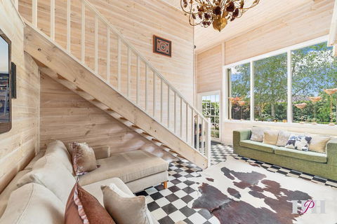 The Barn - Accommodation Redcliffe 1