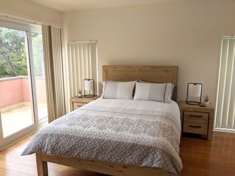 The Beach House - Accommodation Redcliffe 2