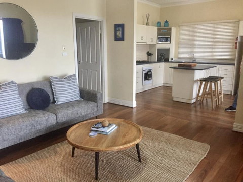 The Beach House & Villas - Accommodation Redcliffe 3