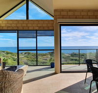 The Beach House - Port Bouvard - Accommodation Redcliffe