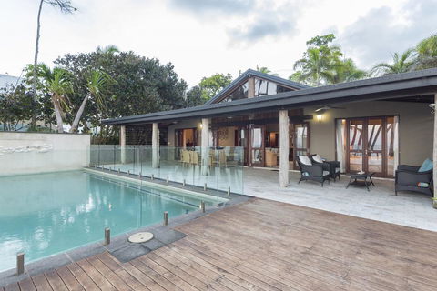 The Beach House On Newell - Accommodation Redcliffe 2