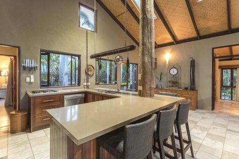 The Beach House On Newell - Accommodation Redcliffe 3