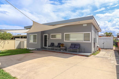 The Beach Shack - Accommodation Redcliffe 0