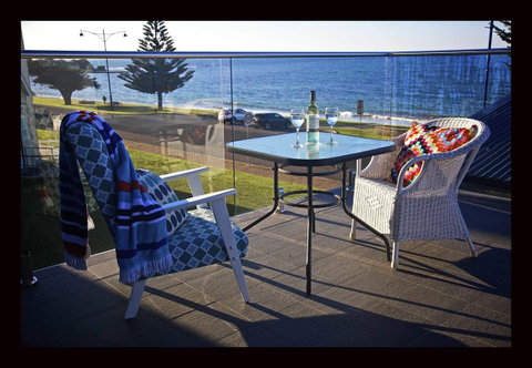 Penguin Beachfront Apartments - Accommodation Redcliffe 8