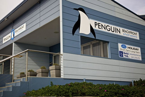 Penguin Beachfront Apartments - Accommodation Redcliffe 14