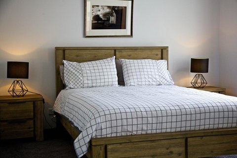 Penguin Beachfront Apartments - Accommodation Redcliffe 25