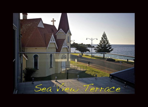 Penguin Beachfront Apartments - Accommodation Redcliffe 7