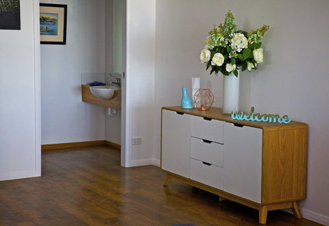 Penguin Beachfront Apartments - Accommodation Redcliffe 11