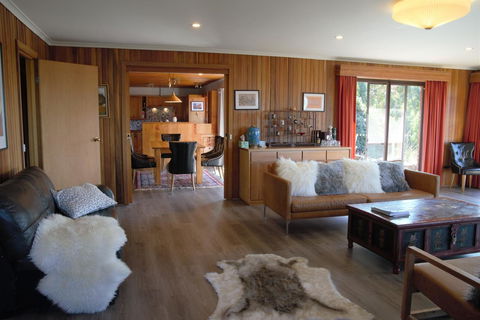 The Hobart Entrance - Accommodation Redcliffe 10