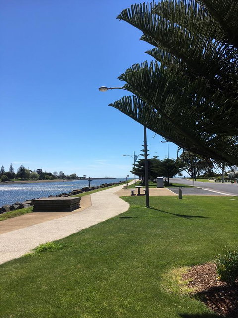 Apartment ONE - Accommodation Redcliffe 5