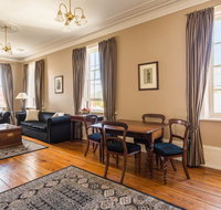 Grand Old Duke - Accommodation Redcliffe