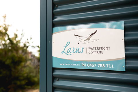 Larus Waterfront Cottage - Accommodation Redcliffe 20