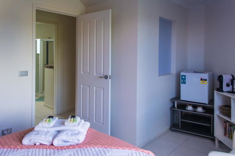 Madsen Retreat - Accommodation Redcliffe 36