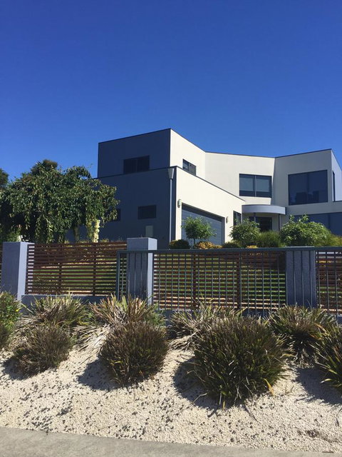 Madsen Retreat - Accommodation Redcliffe 11
