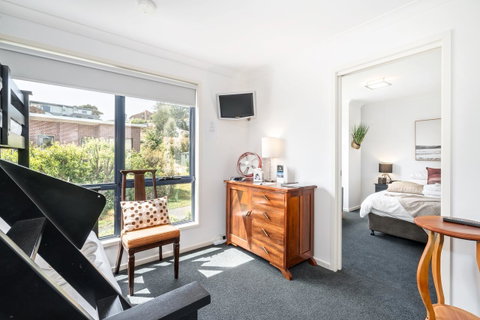 Madsen Retreat - Accommodation Redcliffe 15