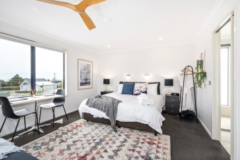 Madsen Retreat - Accommodation Redcliffe 27
