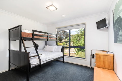 Madsen Retreat - Accommodation Redcliffe 28